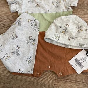 *ADD on $8*
Adorable Baby Hat and Bib to complete outfits